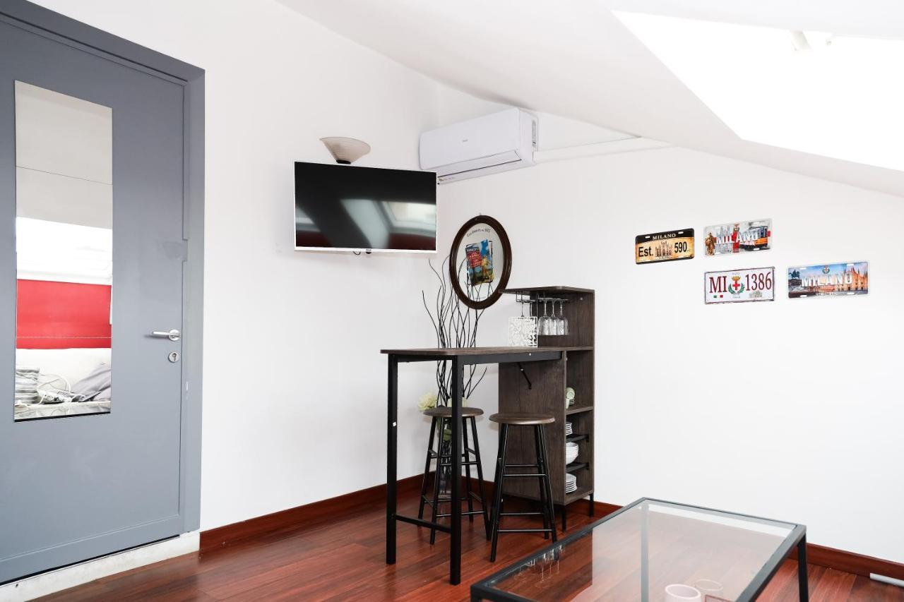 Apartamento Hosting Dreams Attics - Duomo Milán Exterior foto